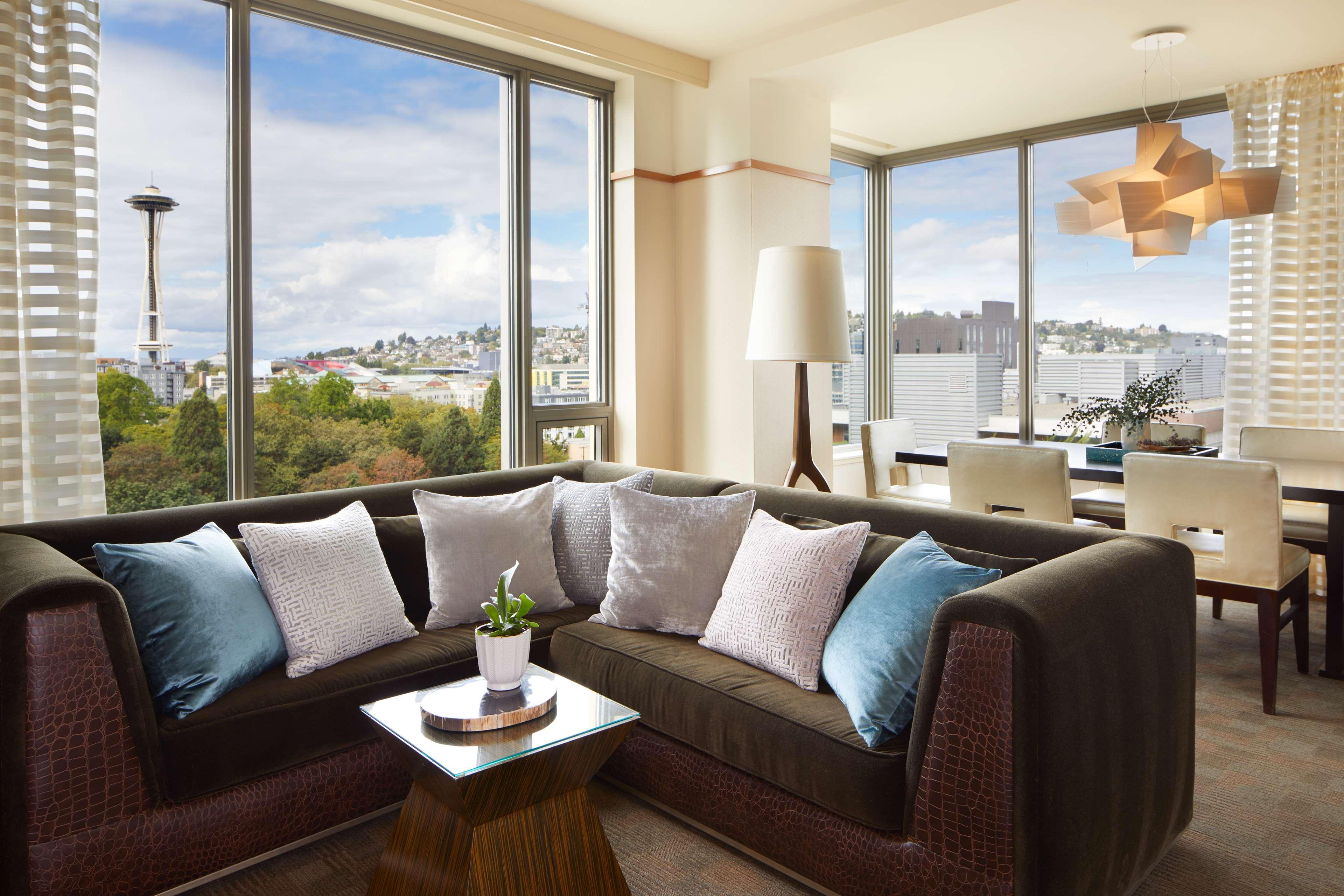 1 Hotel Seattle Exterior foto A living room in a typical apartment