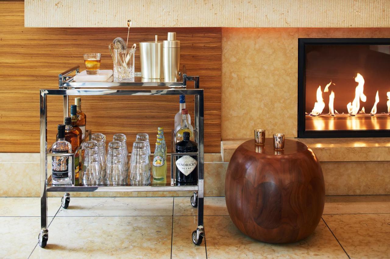1 Hotel Seattle Exterior foto A bar cart